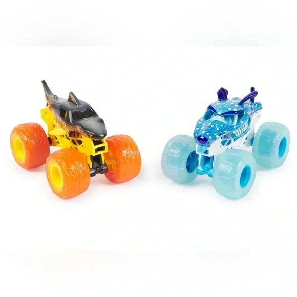 Monster Jam Fire & Ice 2-Pack: Megalodon & Monster Mutt Dalmatian - BRAND NEW! - Picture 2 of 8